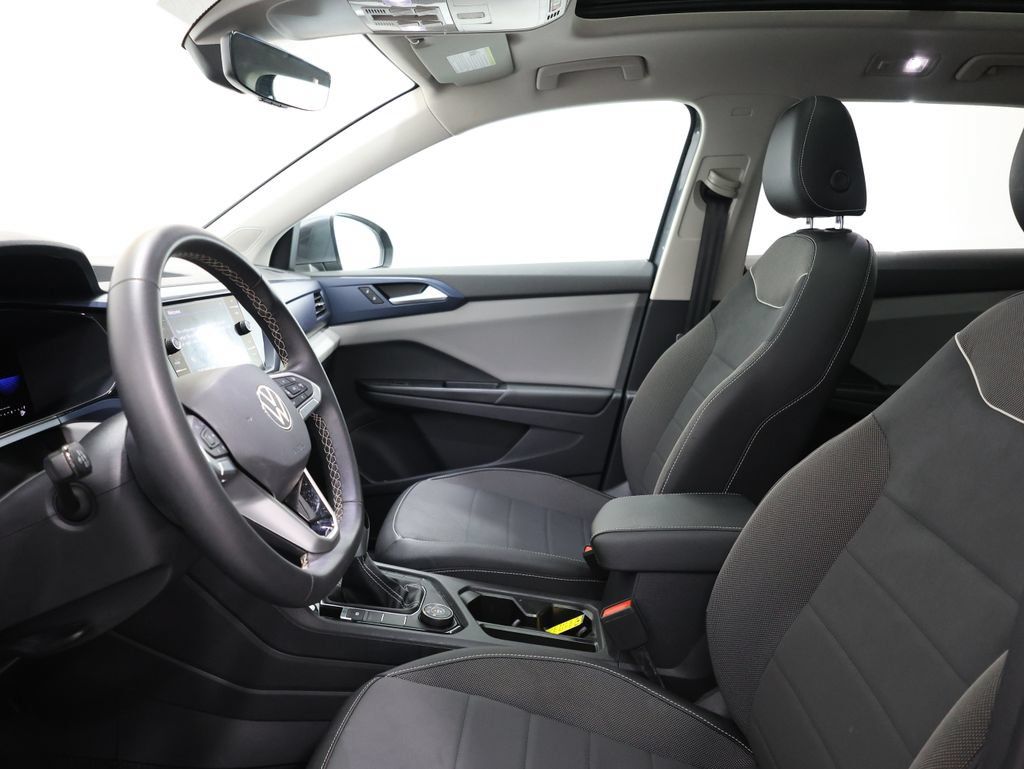 Certified 2023 Volkswagen Taos SE w/ Panoramic Sunroof Package AWD/4WD image 13