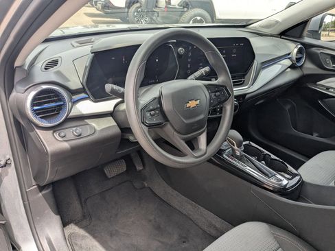 Certified 2024 Chevrolet Trax LT image 39