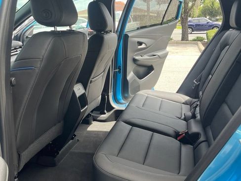 Used 2025 Buick Envista Sport Touring w/ Convenience I Package FWD image 21