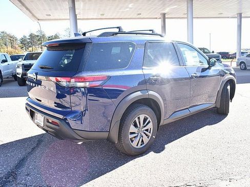 New 2025 Nissan Pathfinder SV image 6