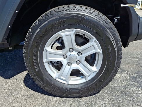 Used 2021 Jeep Wrangler Sport image 10