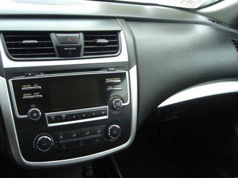 Used 2013 Nissan Altima 3.5 SV image 10