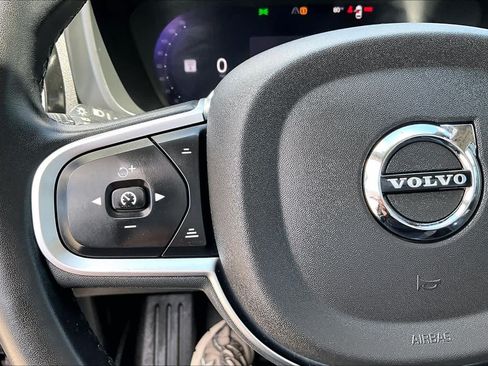 Used 2024 Volvo XC60 B5 Core AWD/4WD image 24