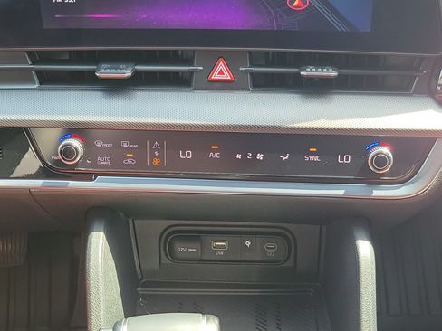 Used 2024 Kia Sportage SX FWD image 18