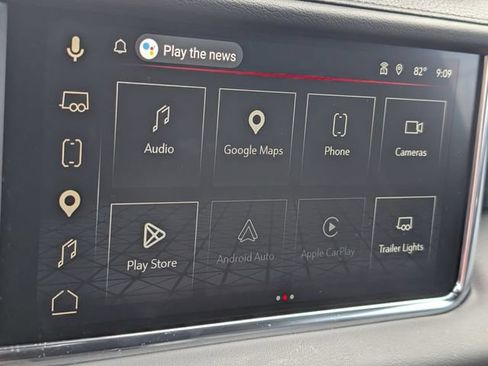 Used 2023 GMC Yukon Denali RWD image 17