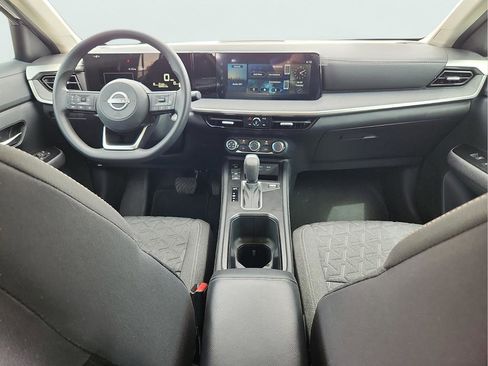 Used 2025 Nissan Kicks SV AWD/4WD image 10