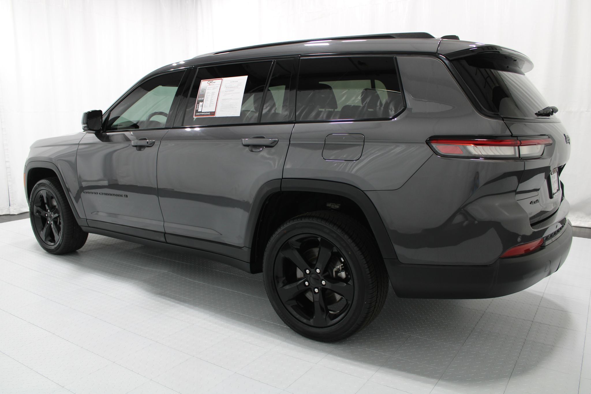 Used 2023 Jeep Grand Cherokee L Laredo AWD/4WD image 8