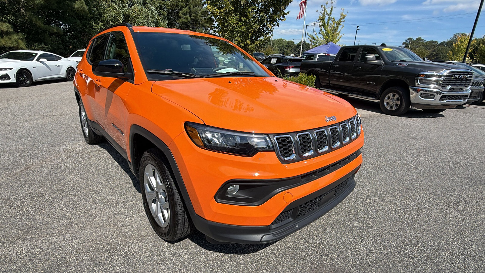 Used 2026 Jeep Compass Latitude AWD/4WD image 5