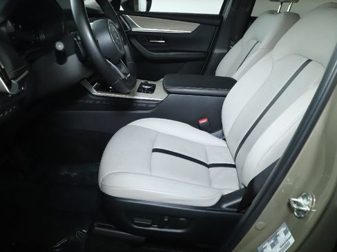 Certified 2025 MAZDA CX-70 Plug-In Hybrid w/ Premium Pkg AWD/4WD image 22