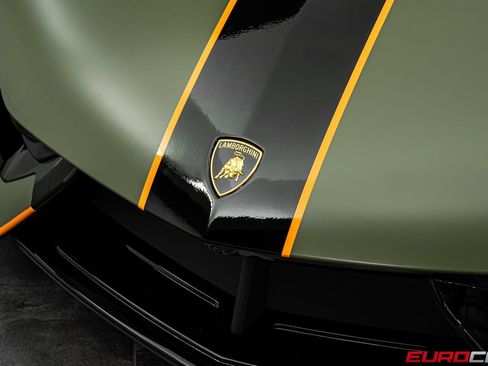 Used 2025 Lamborghini Revuelto AWD/4WD image 10