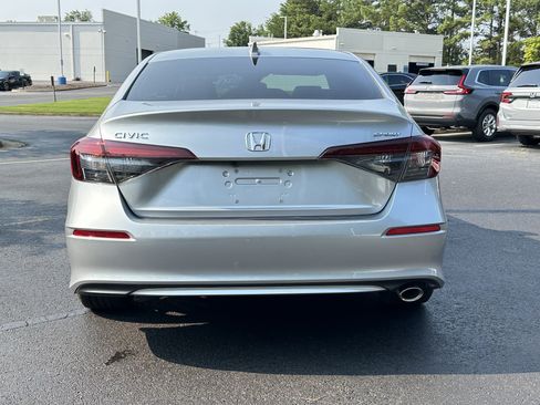 Used 2025 Honda Civic Sport image 10