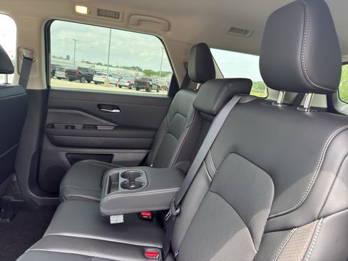 New 2026 Nissan Pathfinder SL AWD/4WD image 32