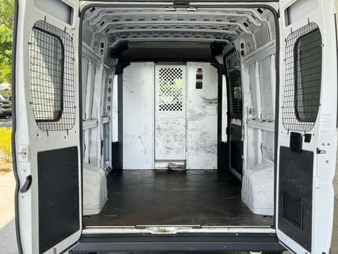 Used 2017 RAM ProMaster 2500 w/ Interior Convenience Group image 10