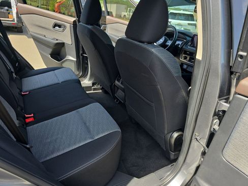 Used 2023 Nissan Rogue SV image 15