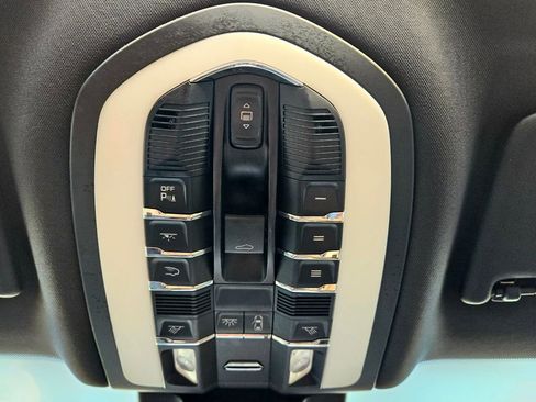 Used 2020 Porsche Macan S AWD/4WD image 39