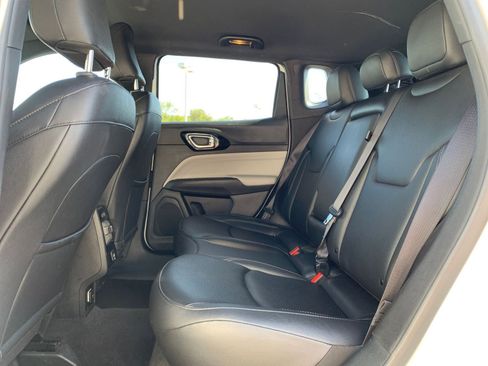 Used 2025 Jeep Compass Limited image 25