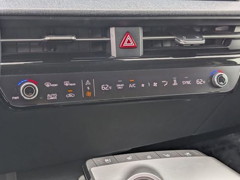 Certified 2024 Kia EV6 Wind image 28