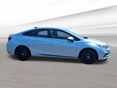 Certified 2017 Chevrolet Cruze LS FWD image 7