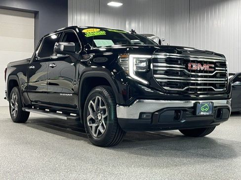 Certified 2023 GMC Sierra 1500 SLT w/ SLT Premium Package AWD/4WD image 8