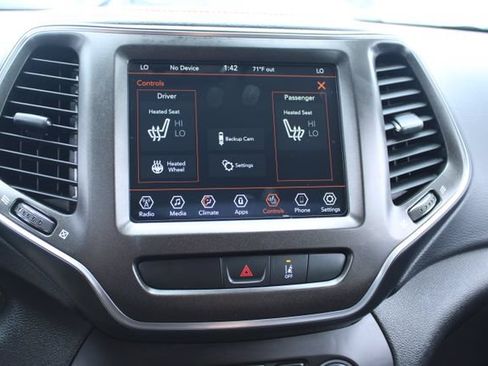 Used 2022 Jeep Cherokee Trailhawk AWD/4WD image 26