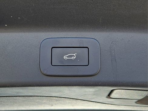 Used 2024 Jaguar F-PACE R-Dynamic S image 12