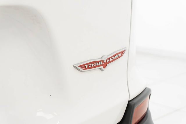 Used 2022 Jeep Cherokee Trailhawk AWD/4WD image 13