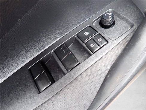 Used 2021 Toyota Corolla LE FWD image 11