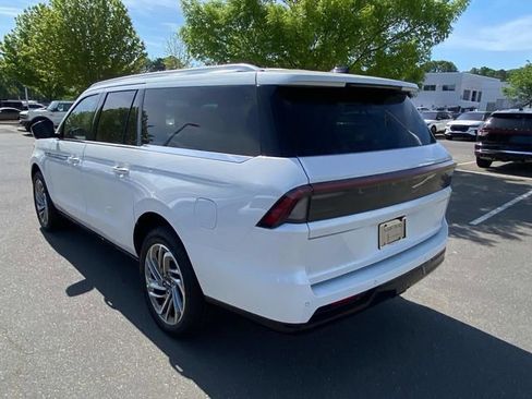New 2026 Lincoln Navigator L Reserve AWD/4WD image 28