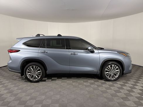 Used 2022 Toyota Highlander Platinum AWD/4WD image 27