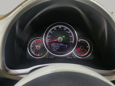 Used 2019 Volkswagen Beetle 2.0T S FWD image 16