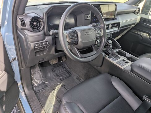 Used 2024 Toyota Land Cruiser image 9