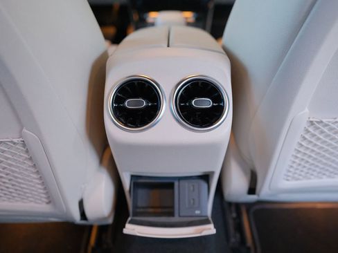 Used 2020 Mercedes-Benz CLA 250 image 31