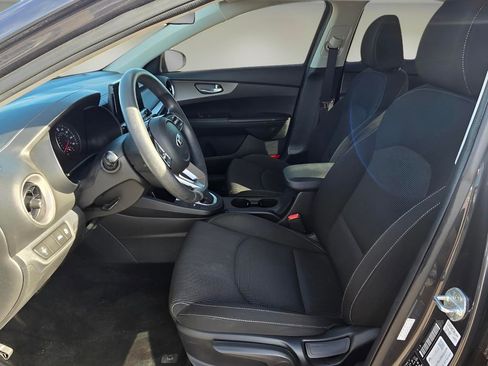Used 2021 Kia Forte LXS image 11