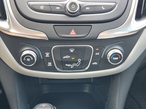 Used 2020 Chevrolet Equinox LS w/ LS Convenience Package FWD image 18