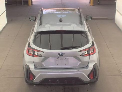 Used 2025 Subaru Crosstrek 2.0i Premium image 4