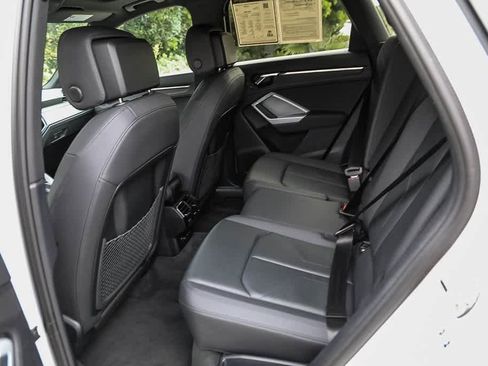 Used 2022 Audi Q3 2.0T Premium image 16