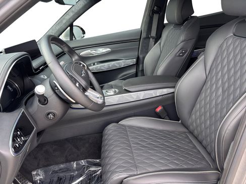 Used 2025 Genesis GV70 3.5T Sport w/ Sport Advanced Package image 9