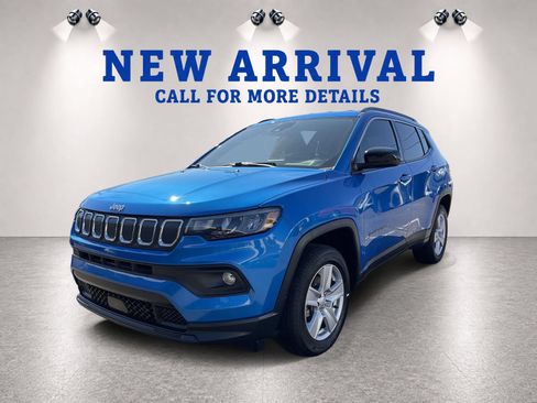 Used 2022 Jeep Compass Latitude AWD/4WD image 2