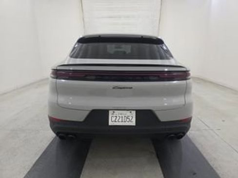 Used 2024 Porsche Cayenne Coupe image 8