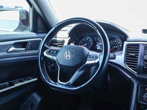 Certified 2020 Volkswagen Atlas Cross Sport SE FWD image 15