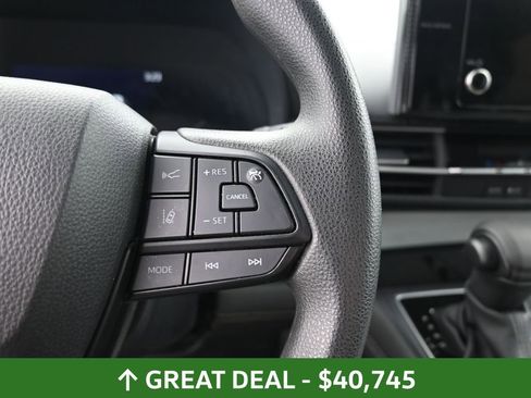 Used 2025 Toyota Sienna LE image 26