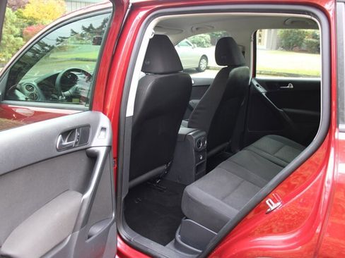 Used 2012 Volkswagen Tiguan S image 14