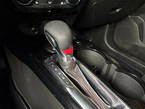 Used 2024 Chevrolet Trax RS w/ Sunroof Package image 38