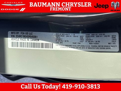 Used 2025 Chrysler Pacifica Select FWD image 29