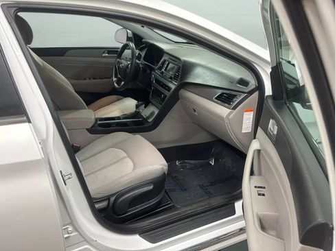 Used 2016 Hyundai Sonata SE FWD image 21