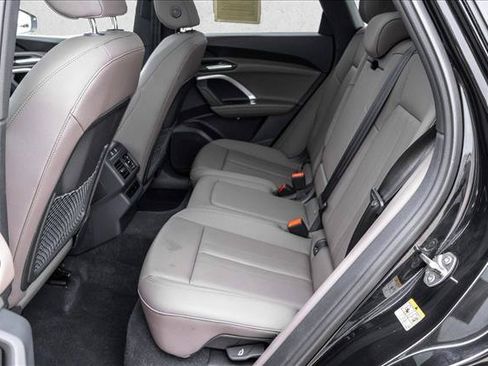 Used 2025 Audi Q5 Premium w/ Convenience Package AWD/4WD image 22