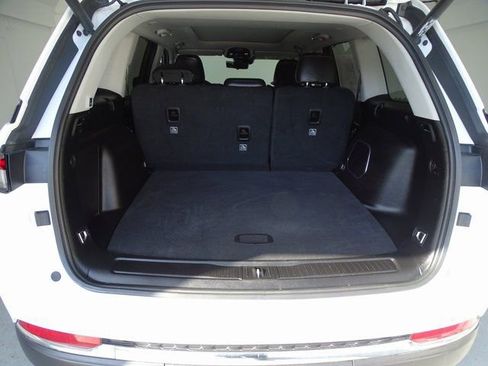 Certified 2023 Jeep Grand Cherokee 4WD 4xe w/ Luxury Tech Group II image 23