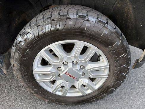 Used 2024 GMC Sierra 2500 SLT w/ SLT Premium Package AWD/4WD image 12