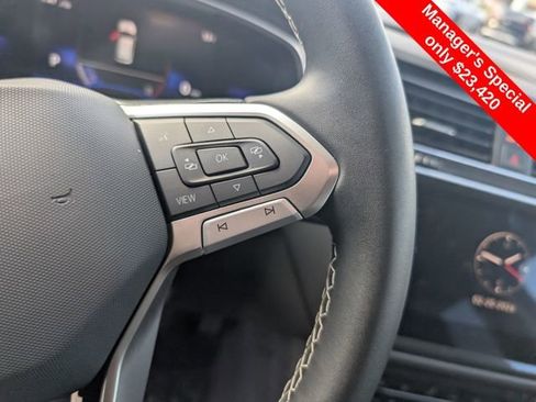 Used 2024 Volkswagen Tiguan SE image 18