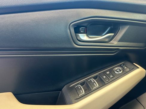 Used 2025 Honda Accord SE image 11